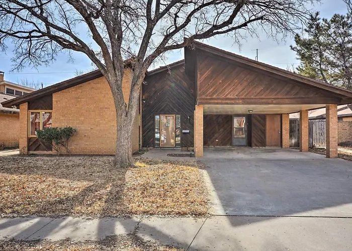 Lubbock Townhome With Grill Near Ttu And Downtown!