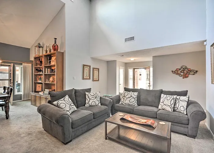 Lubbock Townhome With Grill Near Ttu And Downtown!