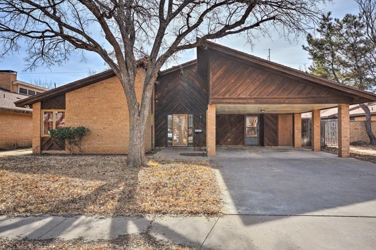 Townhome With Grill Near Ttu And Downtown! Holiday home