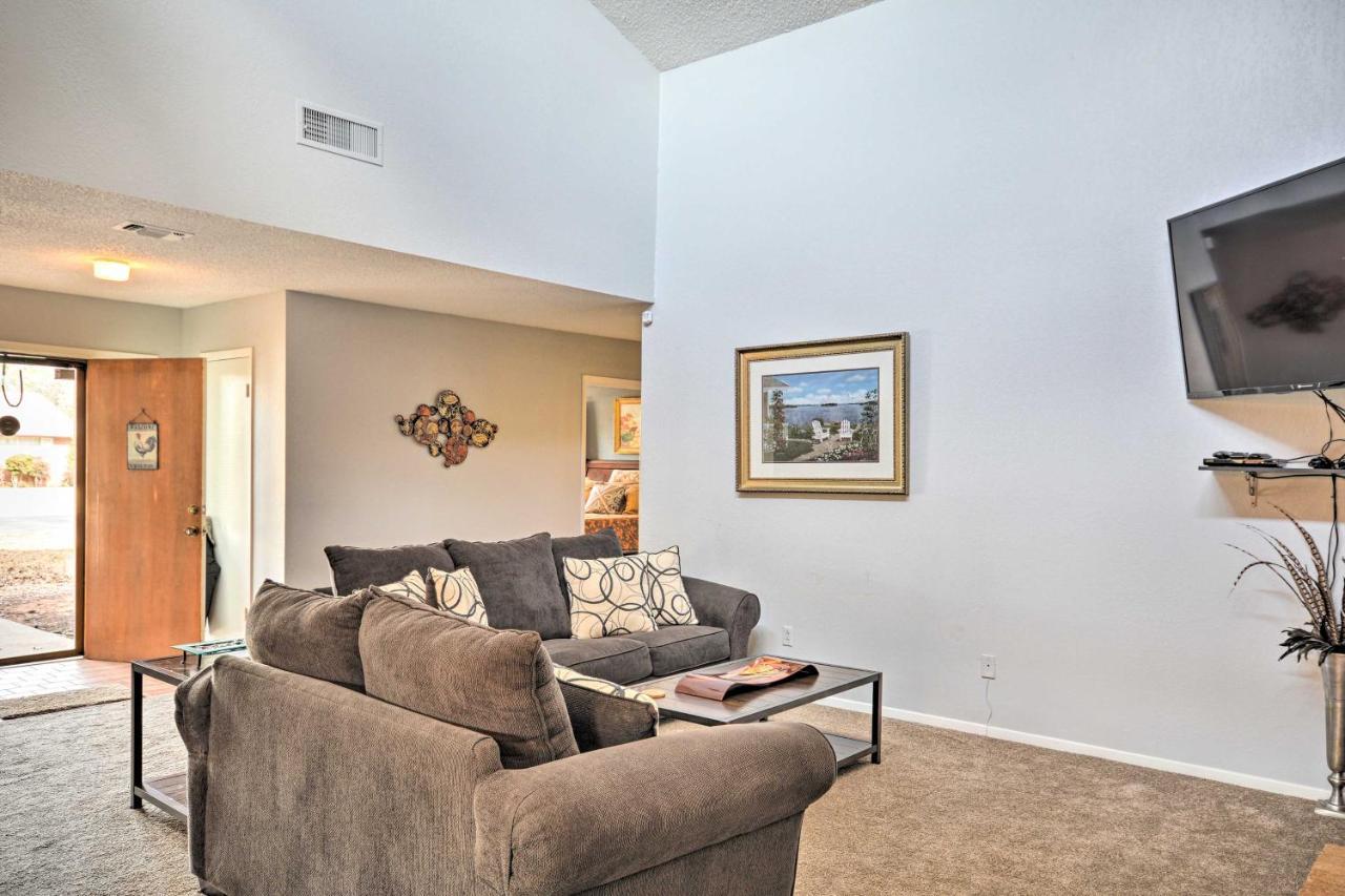 Holiday home Townhome With Grill Near Ttu And Downtown!