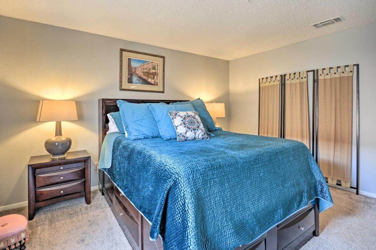 Holiday home Townhome With Grill Near Ttu And Downtown!