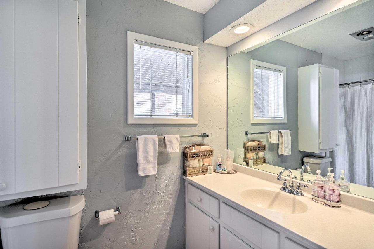 Townhome With Grill Near Ttu And Downtown!