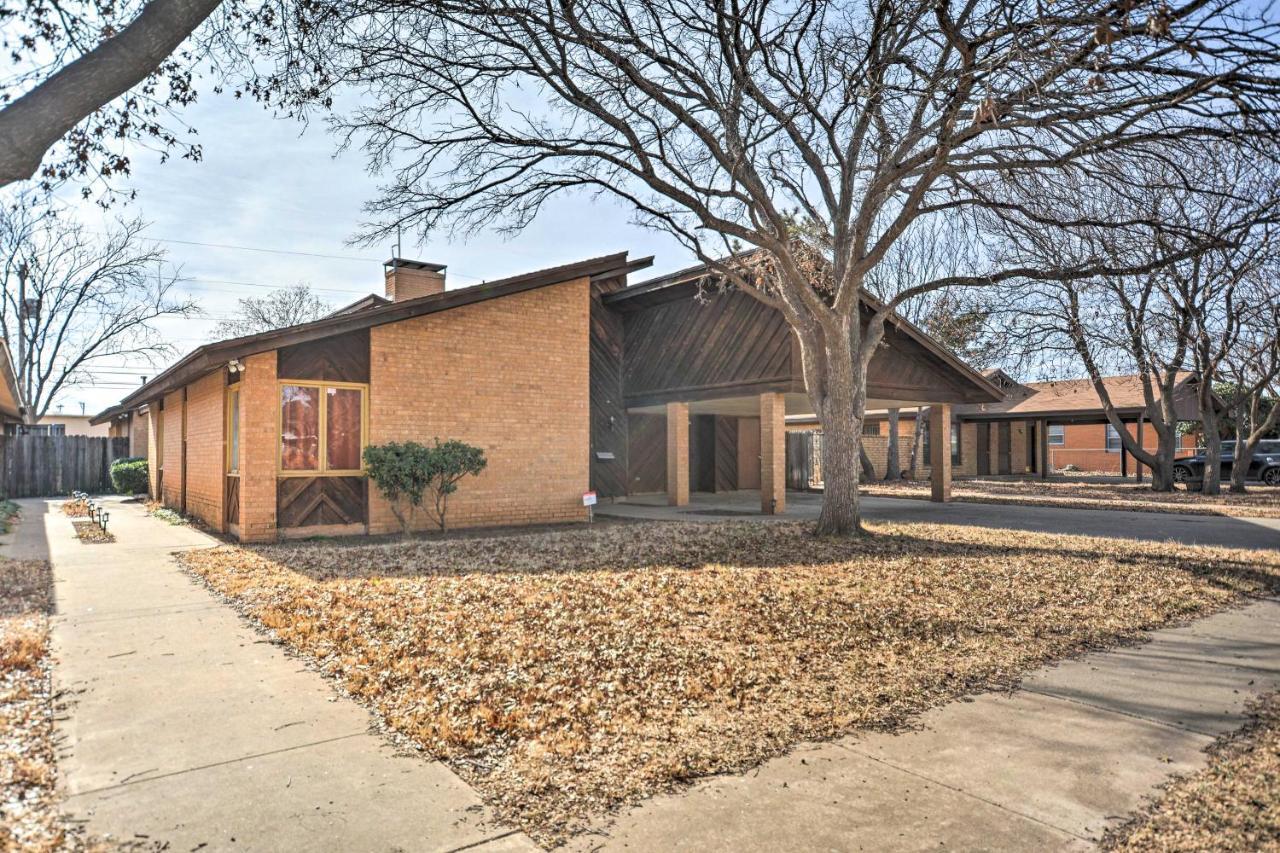 Townhome With Grill Near Ttu And Downtown! Holiday home Lubbock